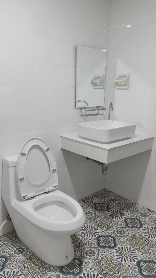 Sri Chumphon Hotel Zewnętrze zdjęcie